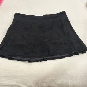 Lululemon tennis skirt black camo size 8